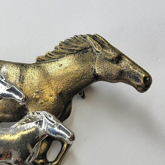 Race Horses Brooch Pin in Silver and Gold Tone - Picture 3 of 9